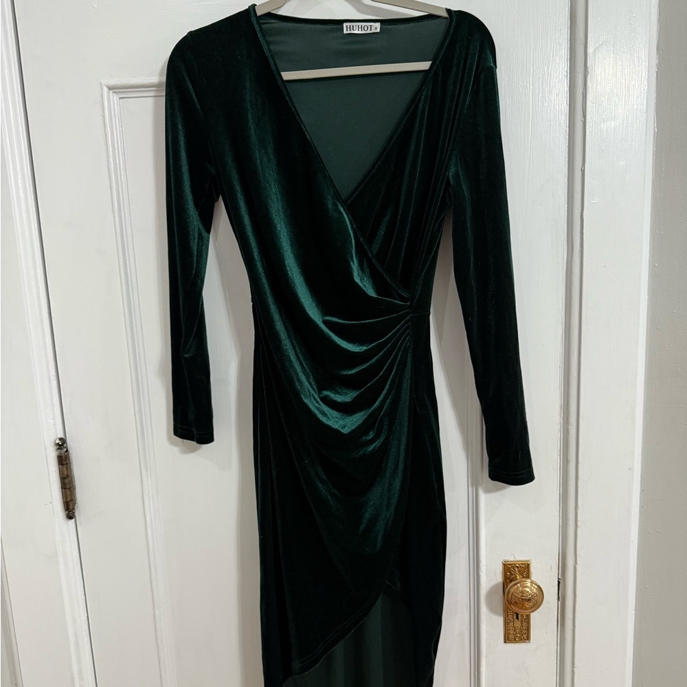 Elegant Velvet Dress in Deep Green